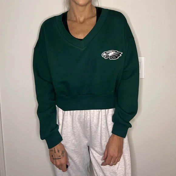 Green V-Neck embroidered Eagles Sweatshirt - Picture 3 of 5